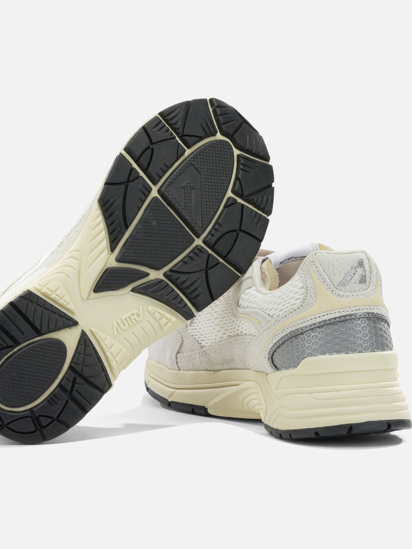 Low top sneakers 40% calf leather 40% mesh 10% nylon 10% thermoplastic polyurethane - 40% phylon 40% rubber 20% thermoplastic polyurethane  White - Autry Women | PDP | Replica Handbags  | thumbnail_5